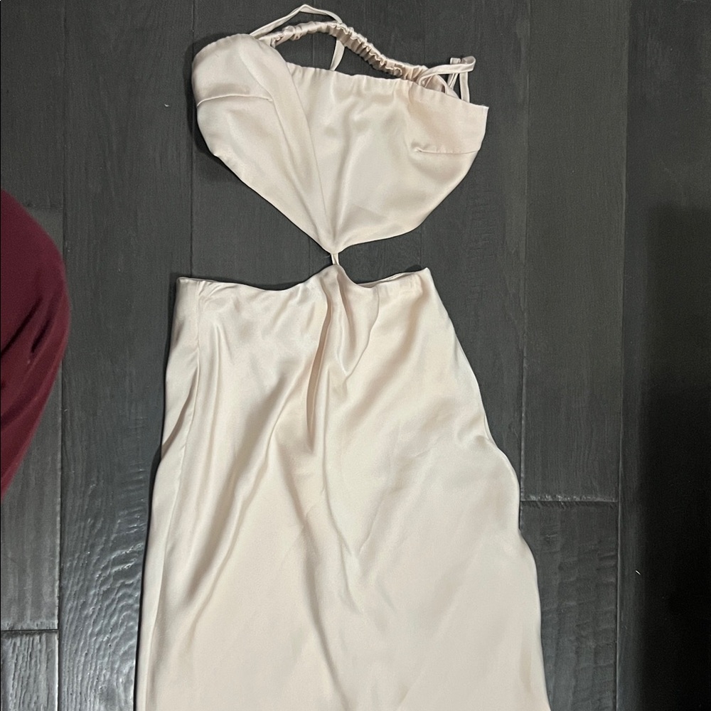 Chic Strapless Cream Dress